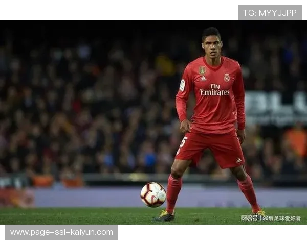 皇马中场渗透配合撕裂防线，前锋冷静推射得手：一场关于协作与终结的软文