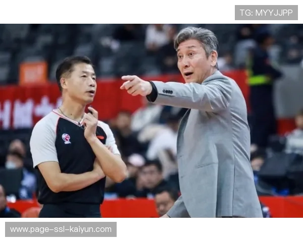 赛事裁判与教练交流沟通机制建立减少误判，教练对裁判判决有异议