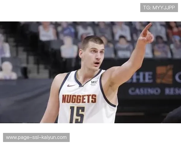 球星参与“防守衔接”课:前场失球后快速回防战术演练 球星参与“防守衔接”课:前场失球后快速回防战术演练